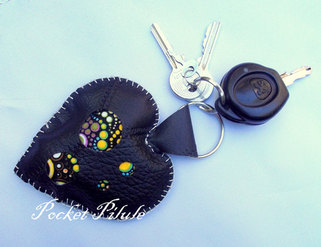 Portes-clés ou bijou de sac "Galaxy PP"en simili cuir noir, les bulles éffervescents,multicolore